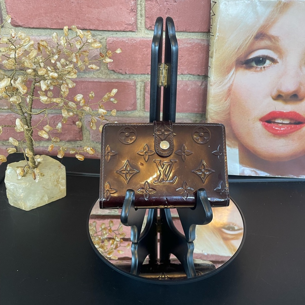 Authentic Louis Vuitton Violette Monogram Vernis … - image 1